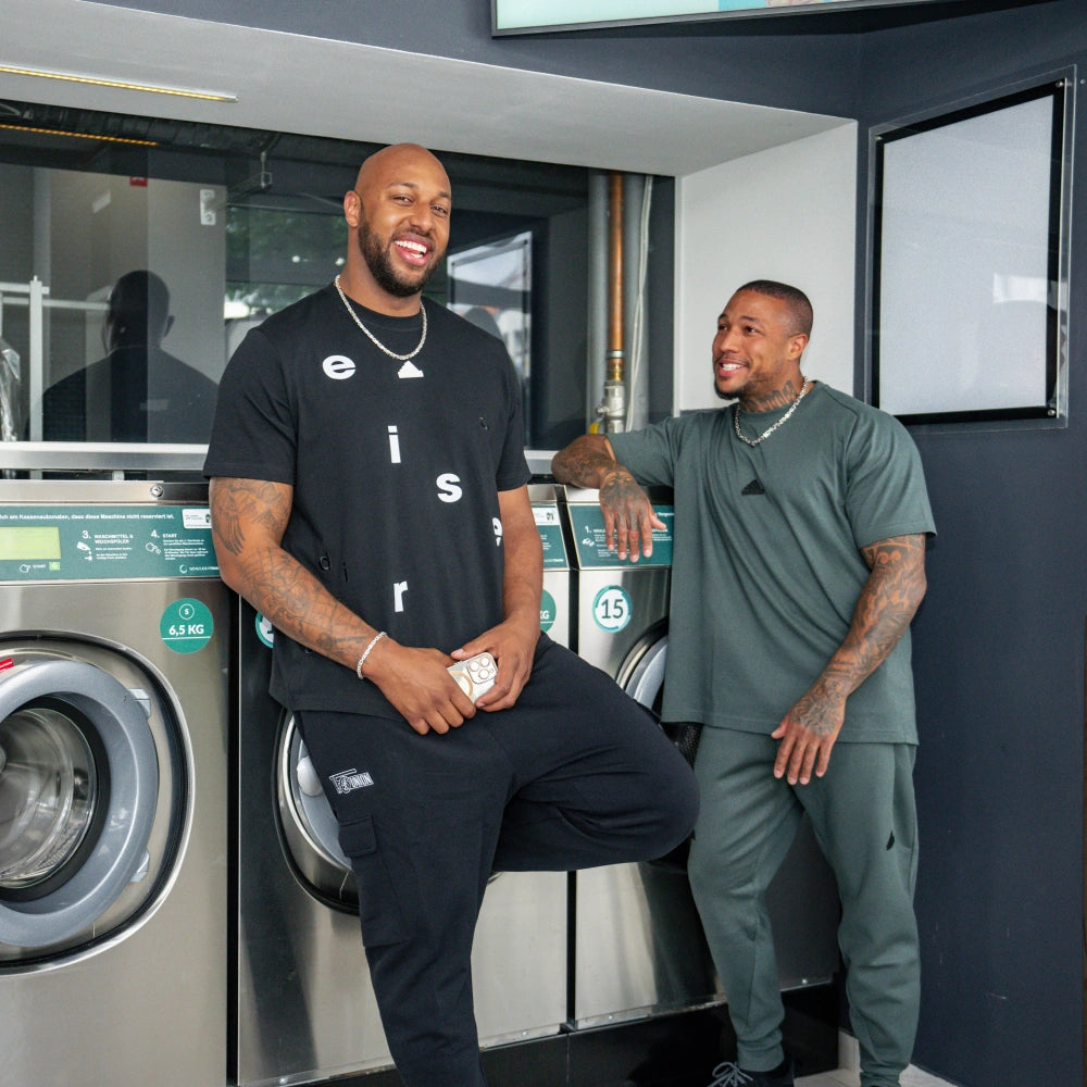 Camiseta adidas - Letras