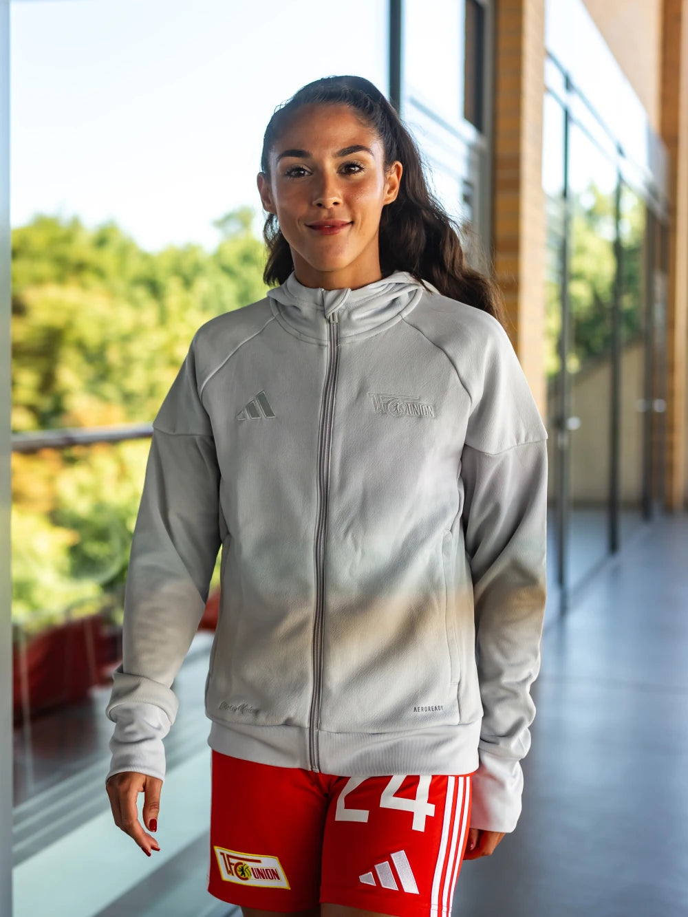 adidas Frauen Ausgehjacke grau - Team 25/26